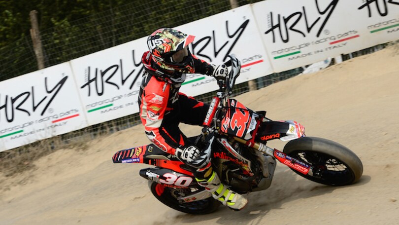 Supermoto, Lazzarini vince e lascia