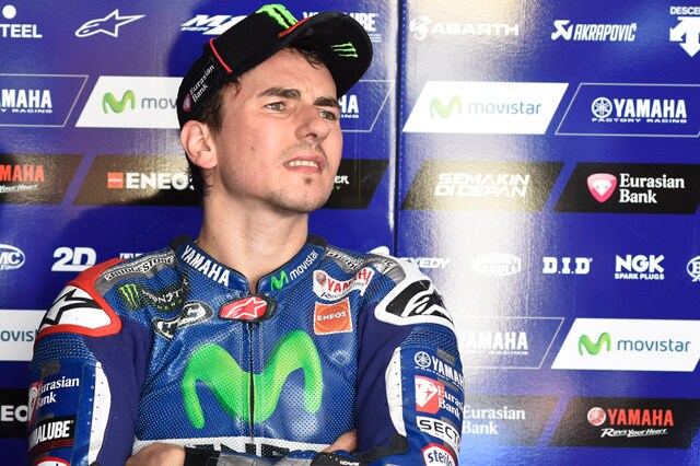 Lorenzo: infortunio alla spalla sinistra