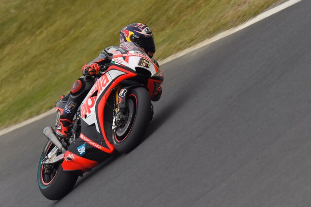 Super Bradl e l'Aprilia migliorano