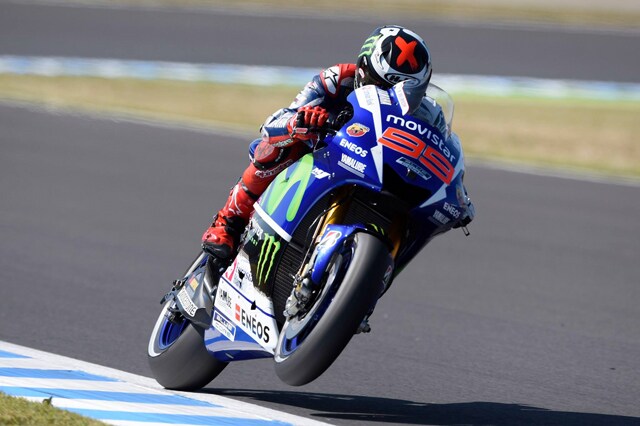 MotoGP: Lorenzo in pole ma Rossi è vicino