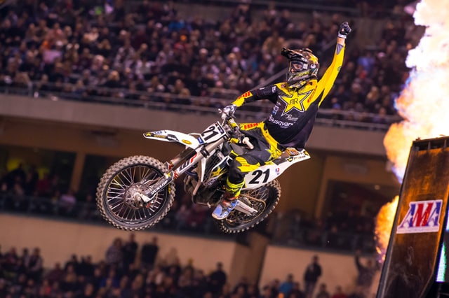 Prima vittoria Husqvarna nel Supercross americano