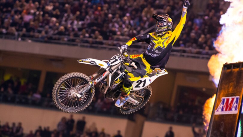 Prima vittoria Husqvarna nel Supercross americano