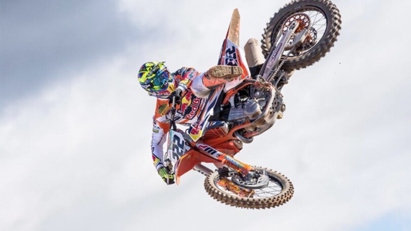 Infortunio per Tony Cairoli