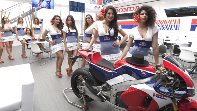 Sexy MotoGP: le "ombrelline" più belle di Jerez