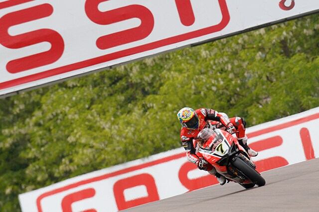 SBK Imola: Davies vola anche in FP2