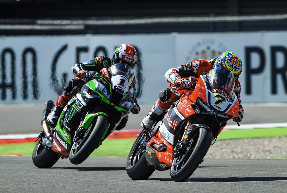 Superbike, Malesia: Davies a “caccia” di Rea