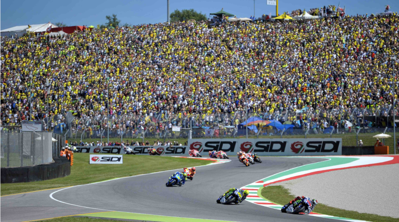 Mugello sugli spalti: tutti i colori del tifo