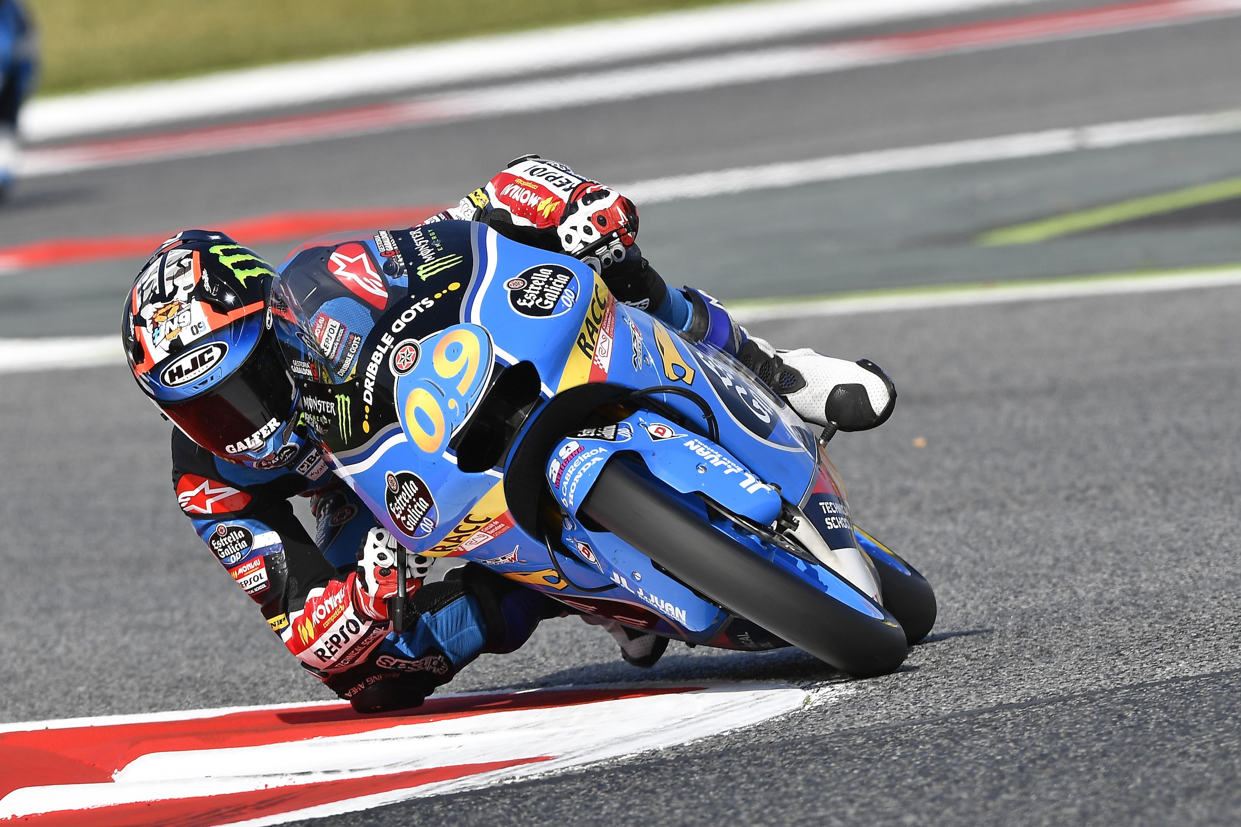 Moto3 Catalogna, prima vittoria per Navarro