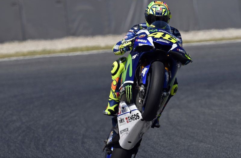 MotoGP: Rossi ad Assen tra il sogno "decima" e la chicane delle polemiche
