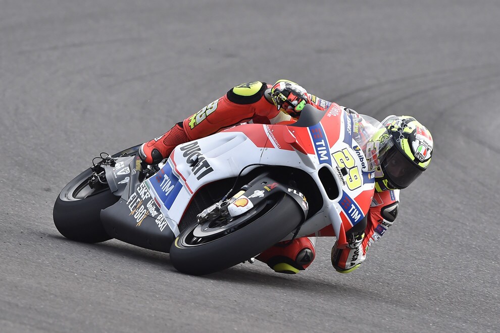 MotoGP Assen, libere2: conferma Iannone, Rossi secondo