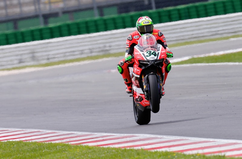 SBK, Laguna Seca: Team Ducati all'attacco