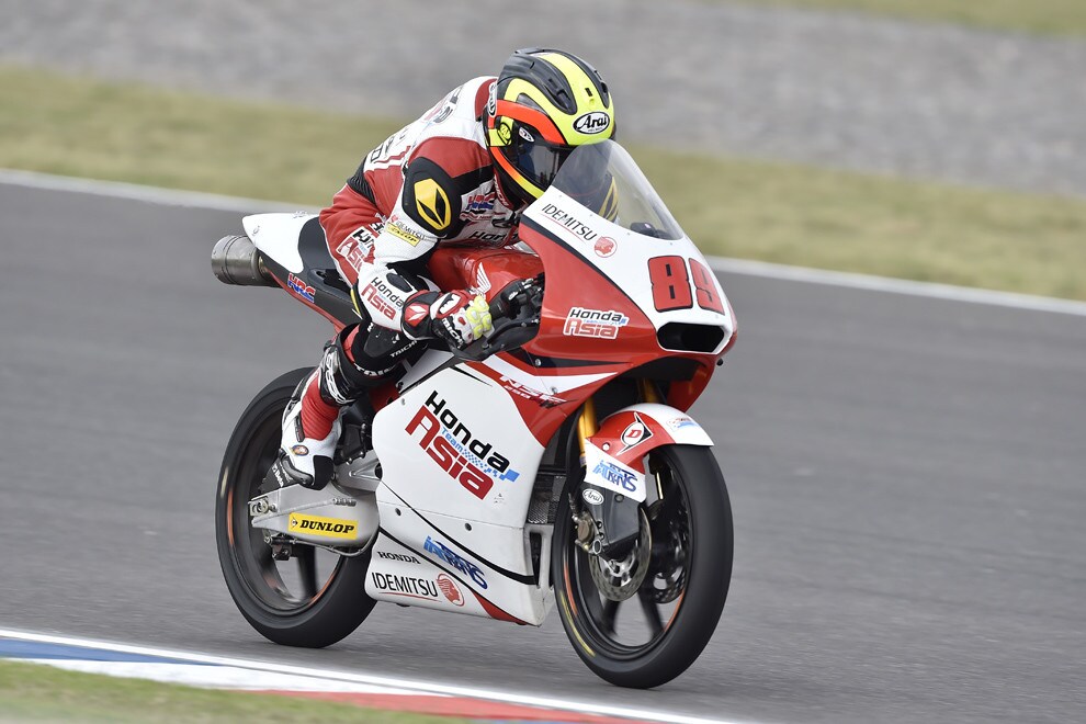 Moto3 Sachsenring, gara: Pawi danza sulla pioggia
