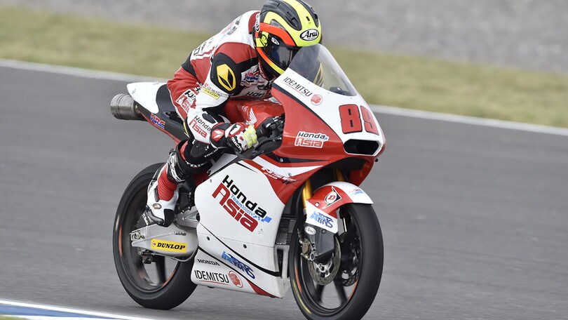 Moto3 Sachsenring, gara: Pawi danza sulla pioggia