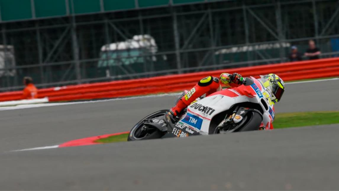 MotoGP Silverstone, Iannone domina le libere
