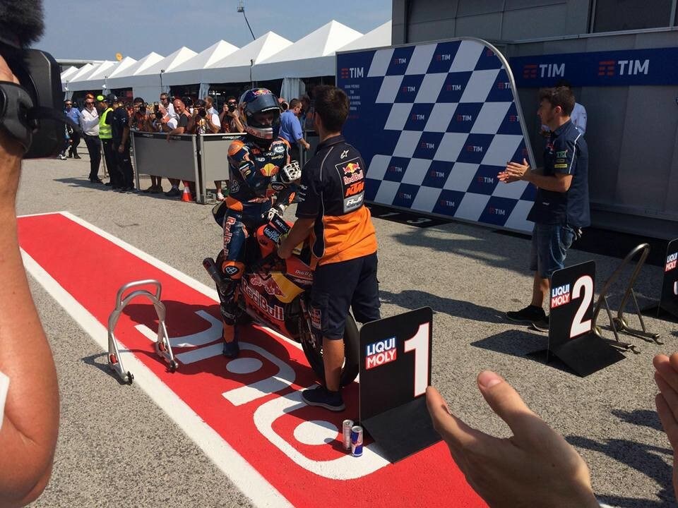 Moto3, zampata di Binder, pole a Misano davanti a Bastianini e Bulega