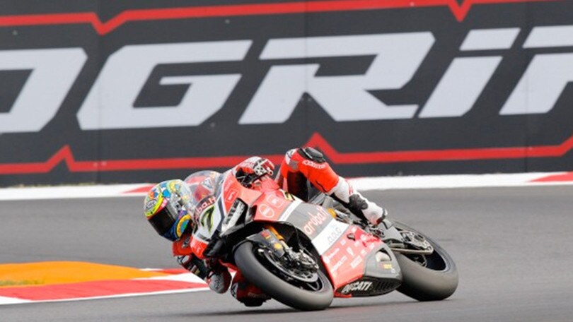 SBK Francia, Davies domina il venerdì