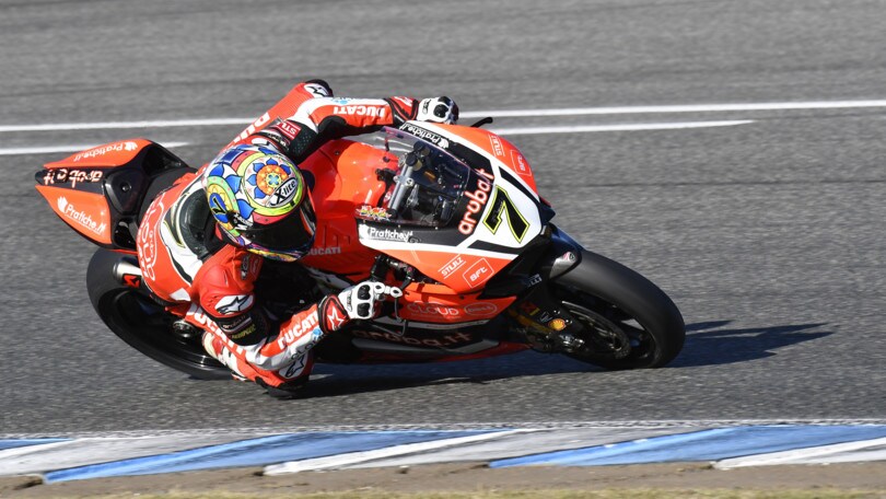 SBK Jerez, gara 1: Davies rovina la festa a Sykes