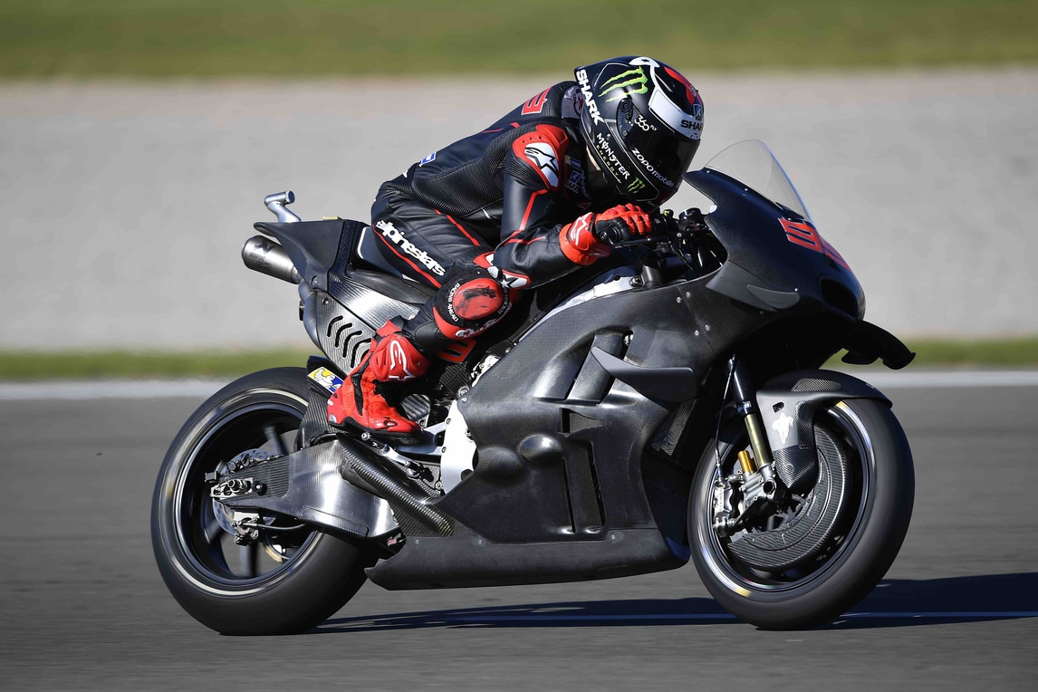 Lorenzo sulla Ducati: le foto dei test di Valencia