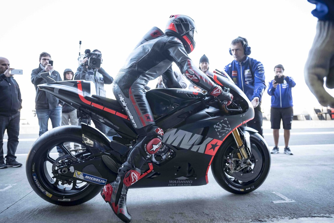 Vinales, ecco il nuovo compagno di squadra di Rossi in azione a Valencia