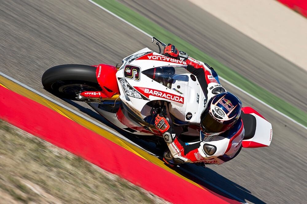 Bradl, ok l’esordio in SBK con Honda: “Adesso aspetto la nuova moto”