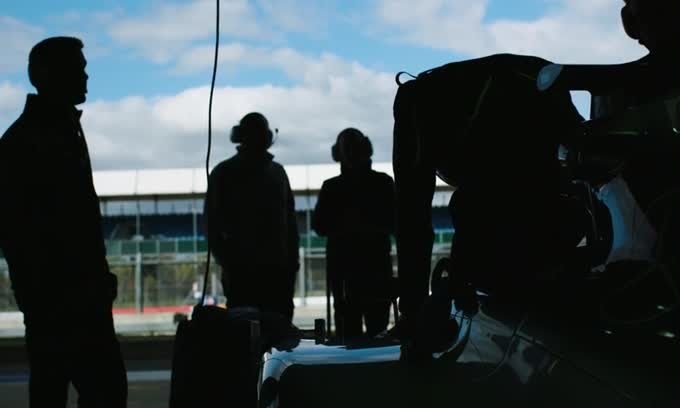 Jorge Lorenzo guida la Mercedes F1 campione del mondo 2014 di Hamilton