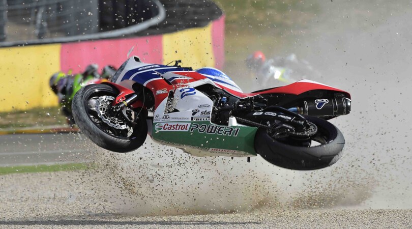 SBK "crash": le cadute più spettacolari del 2016