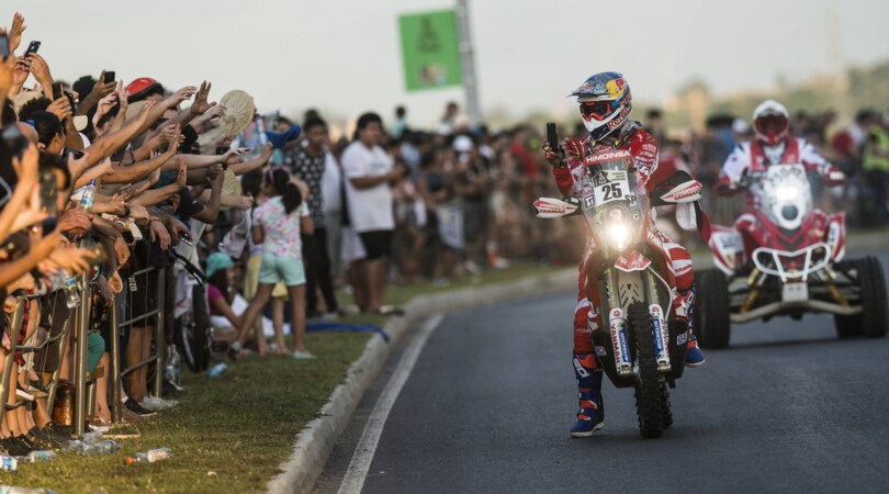 Dakar, day1: De Soultrait, vittoria e penalizzazione. Ok Pedrero Garcia