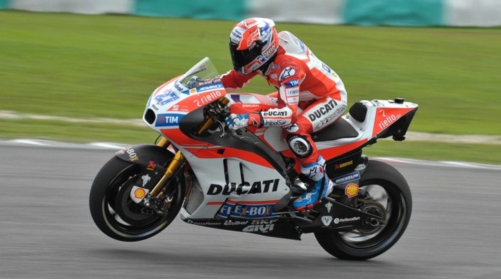 MotoGP, test Sepang: Stoner prova la Ducati “laboratorio”, Lorenzo studia