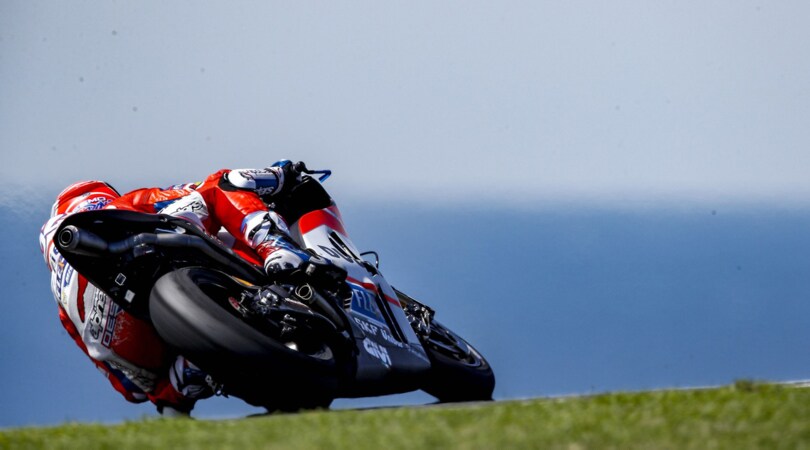MotoGP, test Phillip Island day1: Rossi e Iannone inseguono Marquez - FOTO