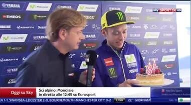 Rossi: "I 38 anni? Il motociclismo mantiene giovani..."