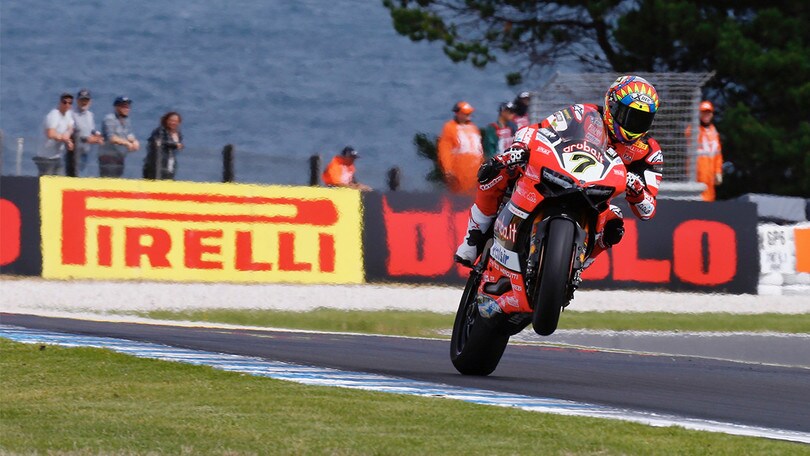 SBK Phillip Island, libere: Davies leader, sorpresa Fores