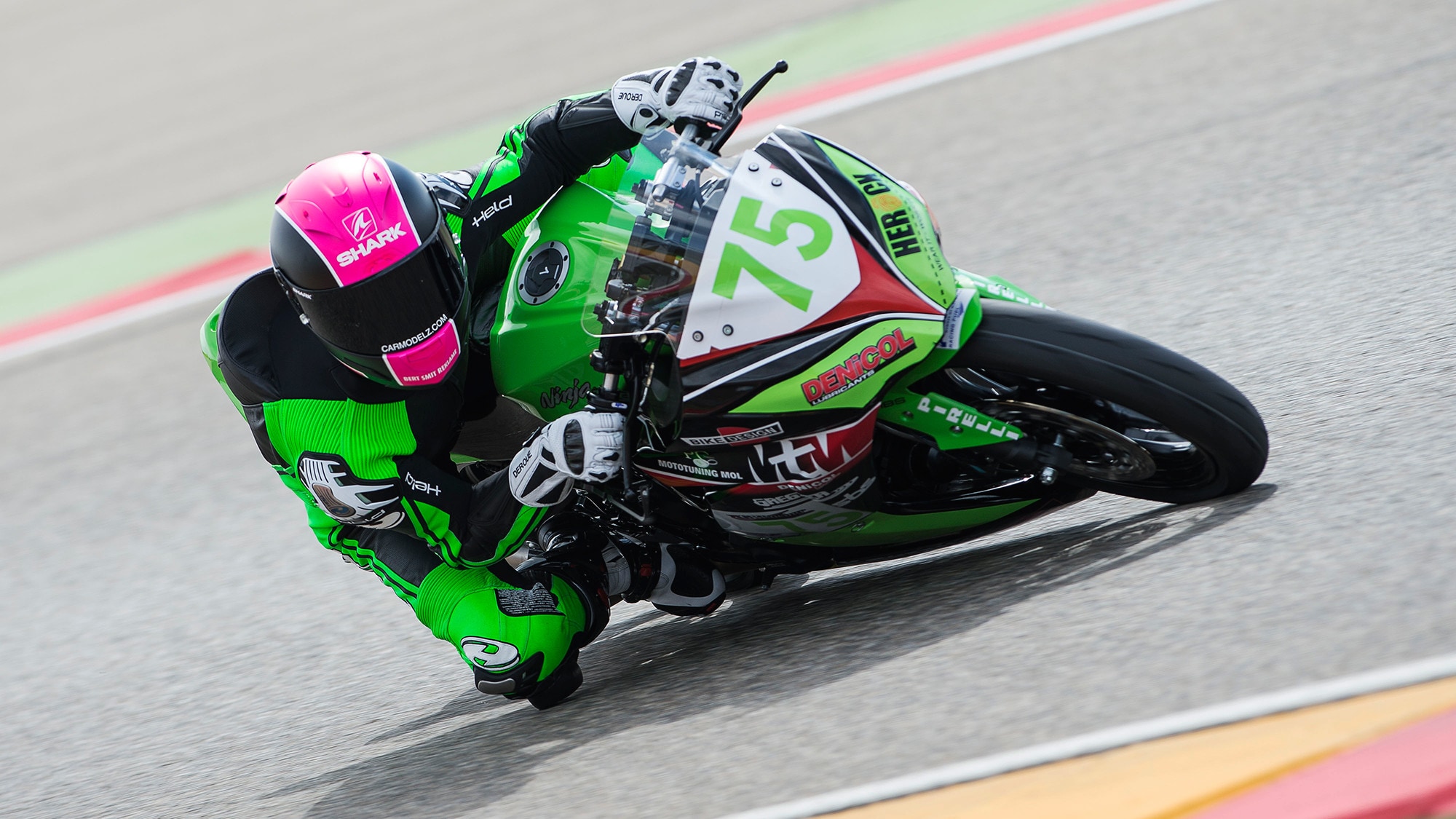 Supersport 300 Aragon, Deroue porta a casa la vittoria