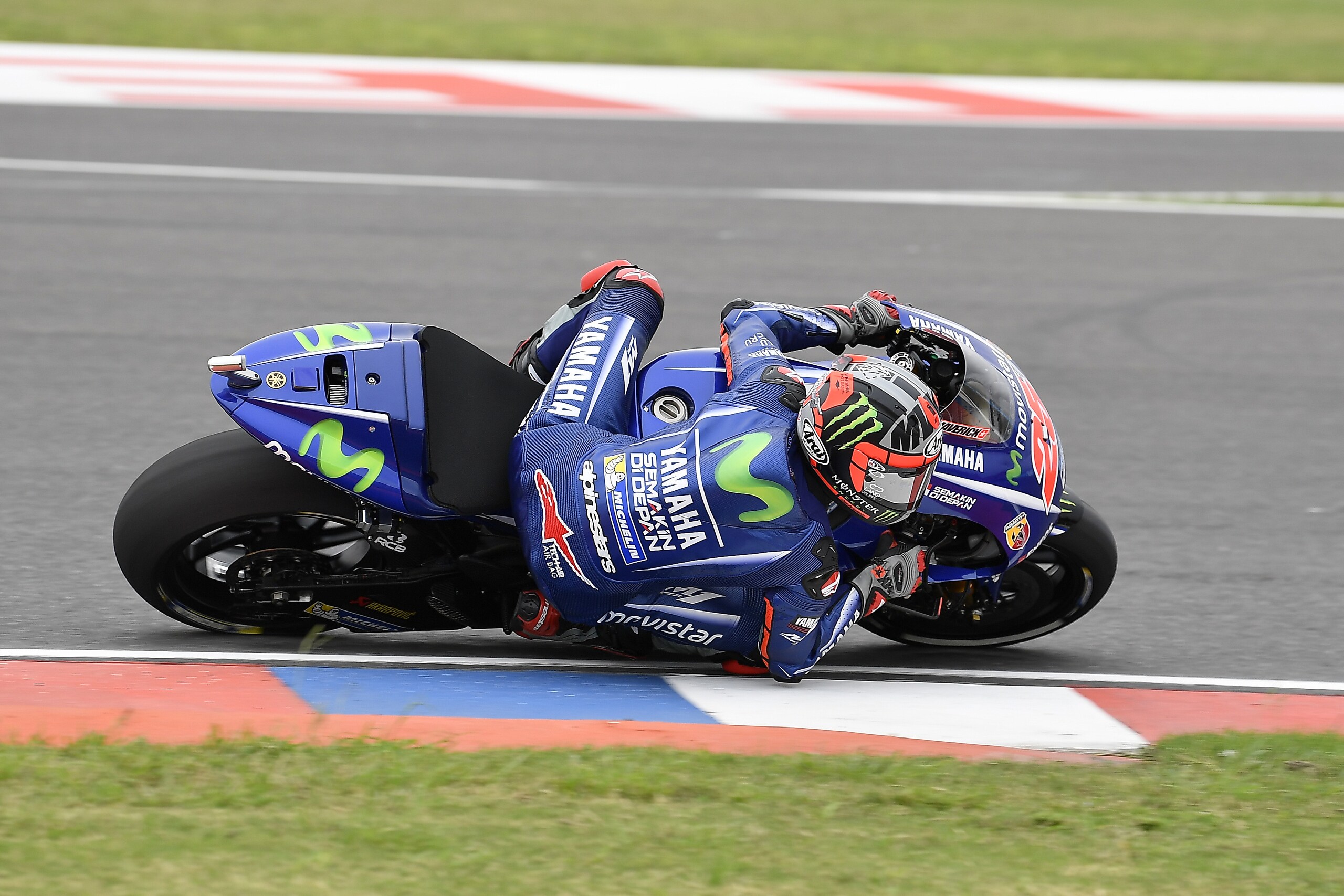 MotoGP Argentina, gara: Viñales domina, Rossi risorge, gli altri cadono