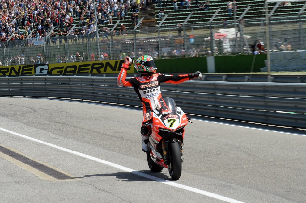 SBK Imola, gara2: Davies, la doppietta è servita