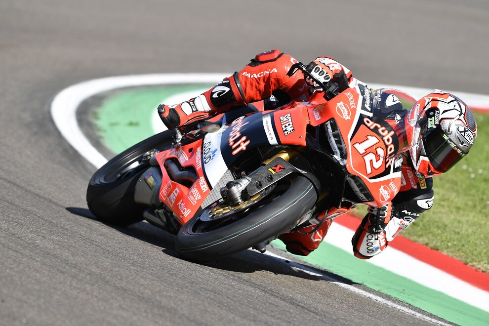 STK1000 Imola, gara: Rinaldi guida il trionfo azzurro