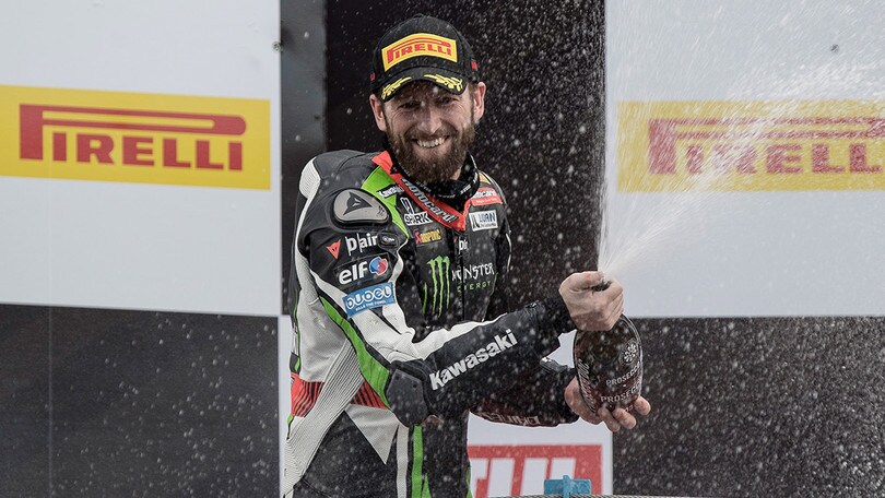 SBK Donington, tutti contro Tom Sykes