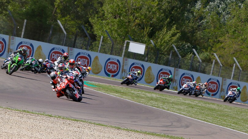 STK 1000 Donington: Rinaldi è l'uomo da battere