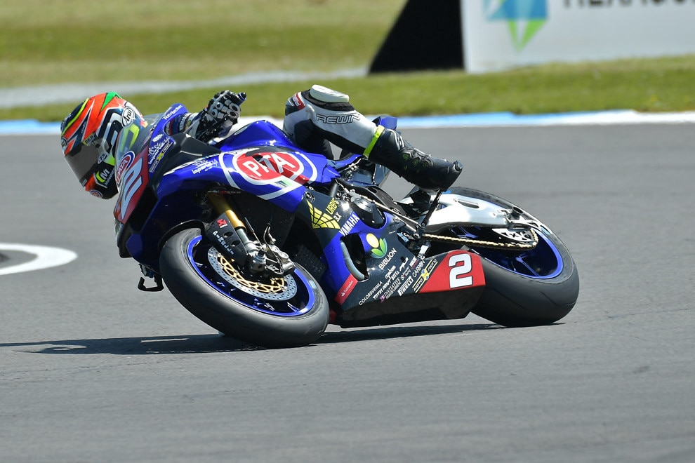 STK1000 Donington, libere2: Tamburini show