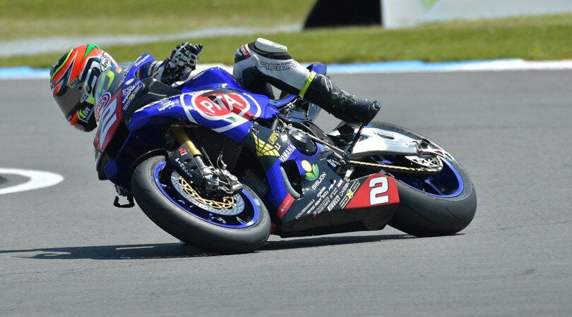 STK1000 Donington, libere2: Tamburini show