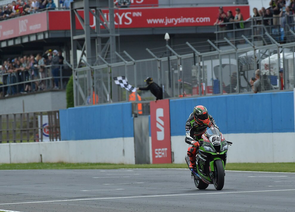 SBK Donington, gara1: Sykes suona la “nona”, Rea out