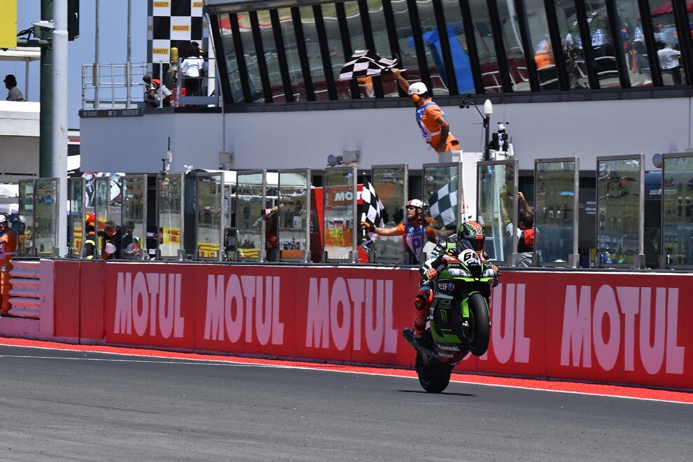 SBK Misano, gara1: finale “thrilling”, vince Sykes
