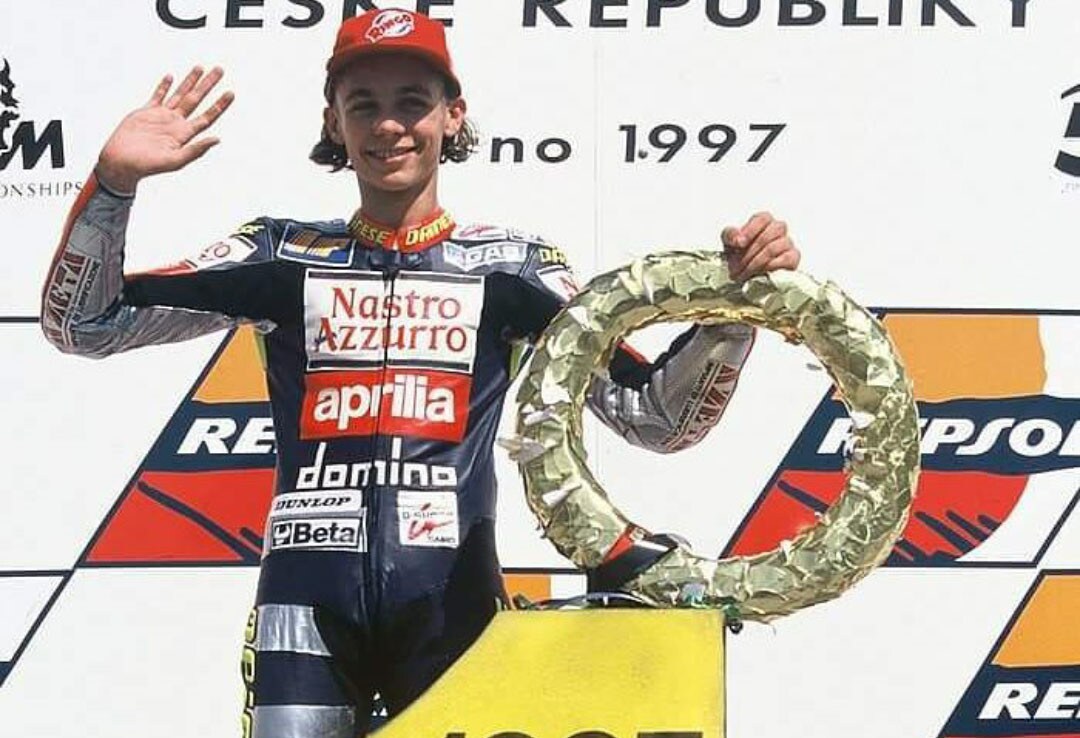 Valentino Rossi: 20 anni fa il primo titolo iridato