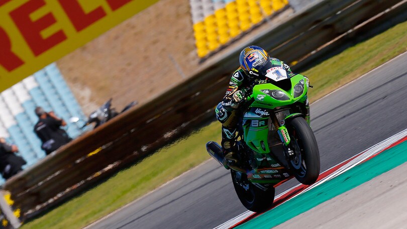 Supersport: Sofuoglu domina il venerdì a Portimao
