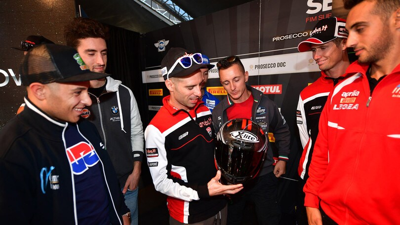 Il casco ufficiale della Superbike