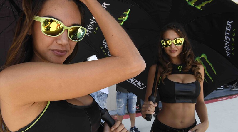 Sexy MotoGP: le umbrella girls di Aragon