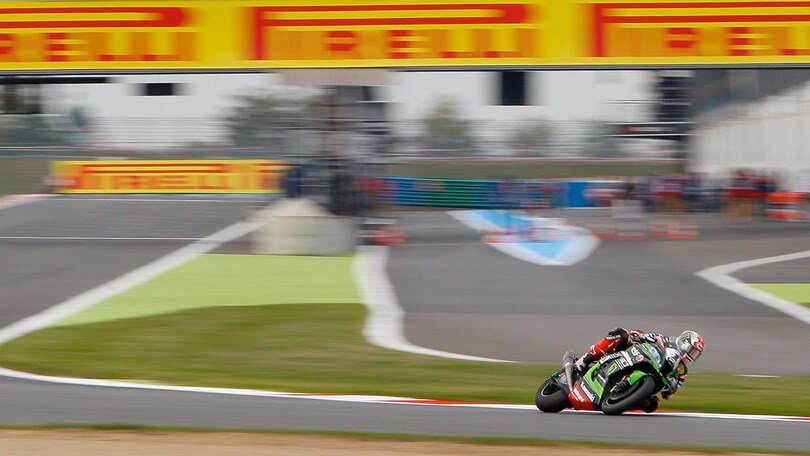 SBK Magny Cours: Rea è il più veloce in FP1