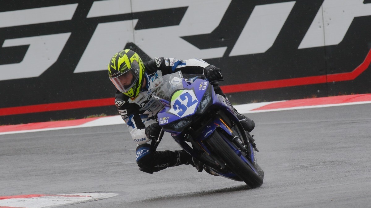 SSP 300 Magny Cours, in Superpole il più veloce è Muel