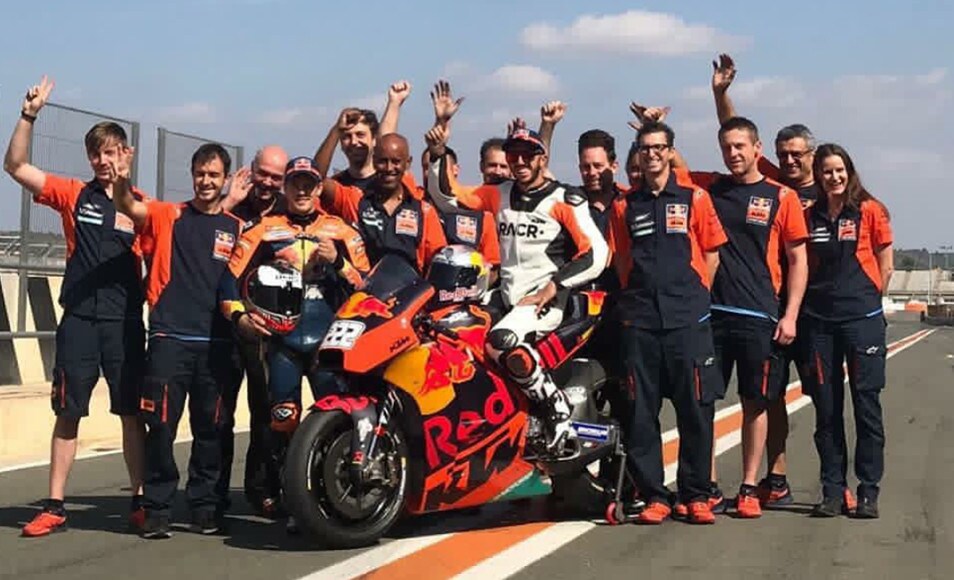 Tony Cairoli a Valencia in sella alla KTM MotoGP