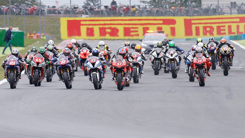 Superstock 1000: a Jerez fra aspiranti campioni e wild card