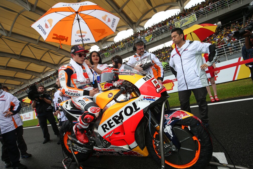 Marquez raccoglie punti e rimanda tutto a Valencia